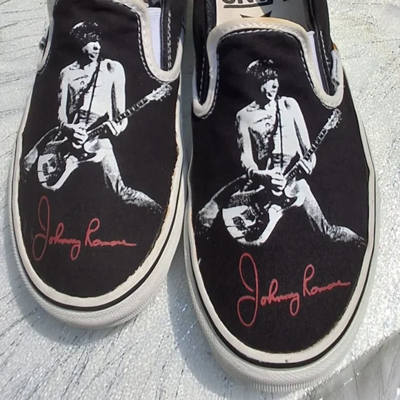 Vans + Johnny Ramone Graphic Signature Black Classic Shoes Unisex M6.5, W8 - Picture 9 of 16